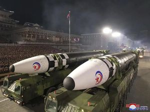 Presiden Korsel Bilang Korut Bisa Produksi 10-20 Bom Nuklir Per Tahun Presiden Korsel Bilang Korut Bisa Produksi 10-20 Bom Nuklir Per Tahun