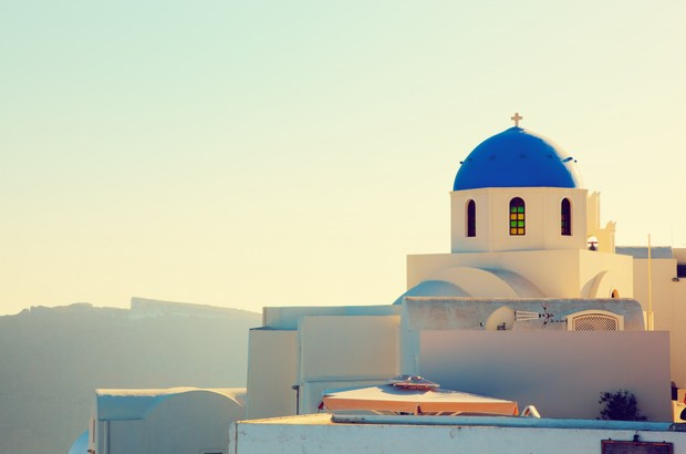 santorini/foto: freepik.com/bedneyimages santorini merupakan destinasi romantis untuk merayakan valentine sambil menikmati laut mediterania
