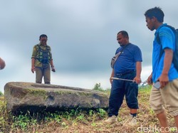 10 Sarkofagus Peninggalan Era Megalitik Ditemukan di Puncak Bukit Bondowoso