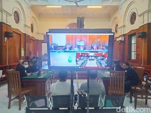 Pakar Analisa Psikologi UGM Ungkap Sebab-Akibat Tragedi Kanjuruhan Pakar Analisa Psikologi UGM Ungkap Sebab-Akibat Tragedi Kanjuruhan