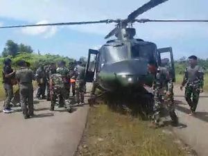 Detik-detik TNI-Polri Evakuasi 25 Warga di Nduga Papua