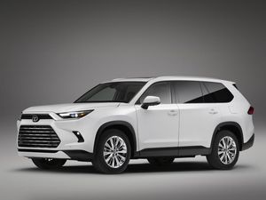 Toyota Grand Highlander Meluncur: SUV Mewah Bertampang Veloz Toyota Grand Highlander Meluncur: SUV Mewah Bertampang Veloz