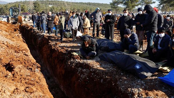 Turki Mulai Pemakaman Massal Korban Gempa di Kahramanmaras
