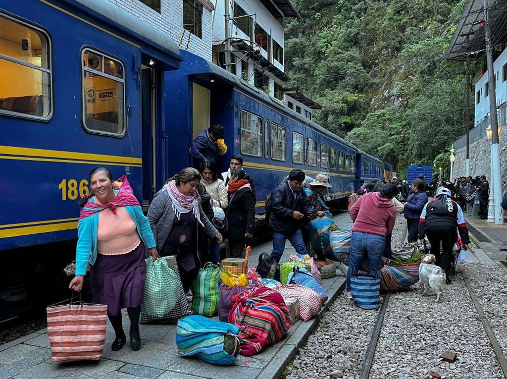 Tutup Imbas Demo, Layanan Kereta Api ke Machu Picchu Kembali Dibuka