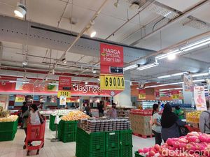 Cerita Pelanggan Setia Belanja di Transmart: Harga Murah-Barang Lengkap