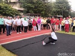 Dorong Prestasi Cabor Atletik, Khofifah Resmikan Lapangan Jatim Seger