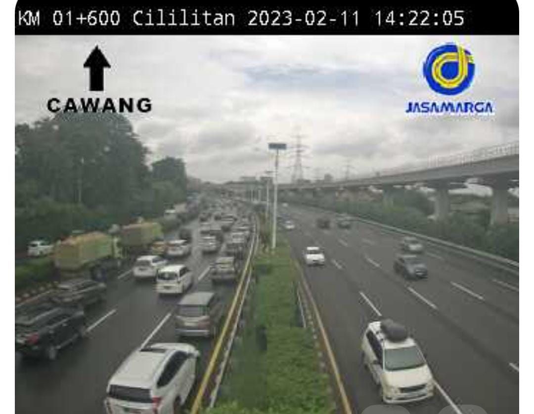 Kemacetan di sejumlah ruas Tol di Jakarta (screenshot Travoy)