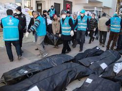 Kondisi Terkini usai Gempa Turki, Mayat Bertumpuk di Lahan Parkir RS