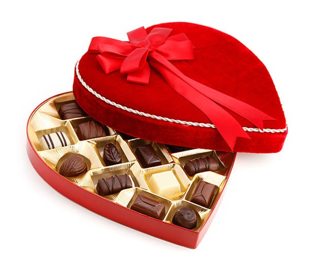 Kotak cokelat berbentuk hati/Foto: duckycards/iStock asal-usul cokelat valentine