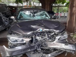 Penampakan Mobil BMW yang Tabrak Pemotor hingga Tewas di Jaksel