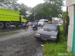 Siapa Pemilik Sedan Misterius Parkir di Jalan Secang Magelang?