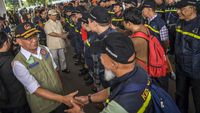 Momen Menhan dan Menko PMK Lepas Personel Bantuan RI ke Turki