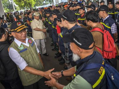 Momen Menhan dan Menko PMK Lepas Personel Bantuan RI ke Turki