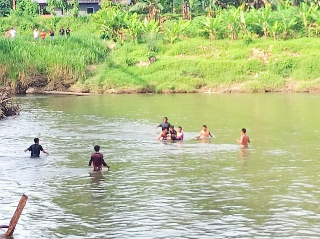 Pria di Polman Hilang saat Cari Udang di Sungai Ditemukan Tewas