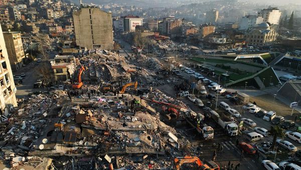Potret Gedung-gedung Rata dengan Tanah Usai Diguncang Gempa Turki