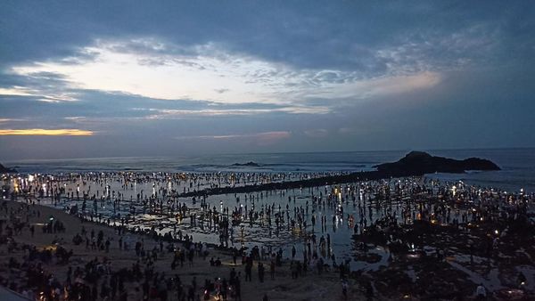Berburu Nyale, Cacing Jelmaan Putri Mandalika di Laut