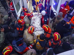 Bak Keajaiban, Momen Dramatis Korban Gempa Turki Selamat usai Tertimbun 5 Hari