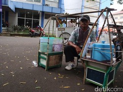 Perjuangan Penjual Es Goyobod, Pikul Dagangan ke Luar Kota di Usia Senja