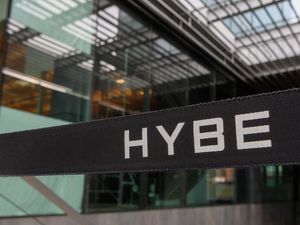 Video: Keterlibatan Eks Pemred Majalah Weverse di Laporan Industri Musik HYBE Video: Keterlibatan Eks Pemred Majalah Weverse di Laporan Industri Musik HYBE
