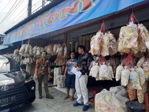 BRI Life Bantu Alat Produksi untuk UMKM di Cirebon