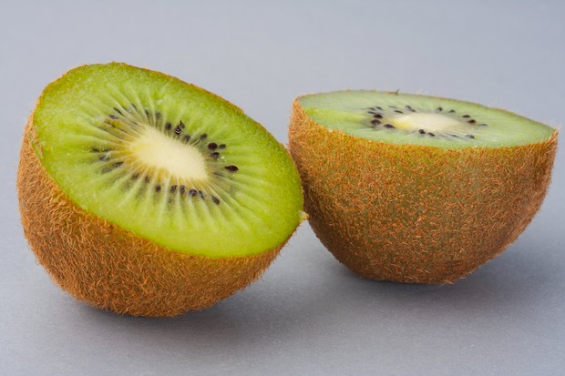 Buah kiwi/Foto: engin akyurt/Unsplash makanan untuk tidur nyenyak