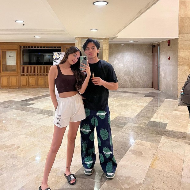 7 gaya pasangan seleb Indonesia untuk ide outfit kencan Valentine's Day