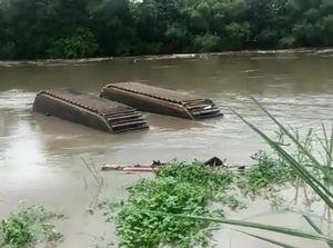 Ekskavator Ditemukan Hanyut di Bengawan Solo di Blora, Punya Siapa? Ekskavator Ditemukan Hanyut di Bengawan Solo di Blora, Punya Siapa?