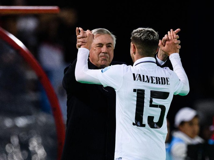 RABAT, MOROCCO - FEBRUARY 11: Federico Valverde of Real Madrid (R) celebrating his goal with Real Madrid Head Coach Carlo Ancelotti (L) during the FIFA Club World Cup Morocco 2022 Final match between Real Madrid v Al Hilal at Prince Moulay Abdellah on February 11, 2023 in Rabat, Morocco. (Photo by Marcio Machado/Eurasia Sport Images/Getty Images)
