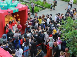 Giant Box Misterius Bikin Heboh di Sarinah, Ini Ternyata Isinya!