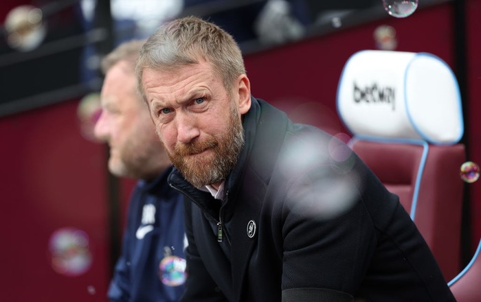 LONDON, ENGLAND - FEBRUARY 11: Graham Potter, Manager of Chelsea, looks on prior to the Premier League match between West Ham United and Chelsea FC at London Stadium on February 11, 2023 in London, England. (Photo by Julian Finney/Getty Images)