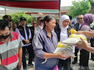 Gubernur Jatim Minta Pemda Aktif Operasi Pasar Beras untuk Intervensi Harga