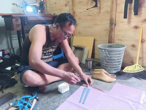 Kembang Kempis Usaha Rumahan Sandal di Kuta, Dulu Bisa Raih Ratusan Juta