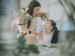 Pakar Parenting Sebut Peran Tante Krusial dalam Pengasuhan Anak Perempuan