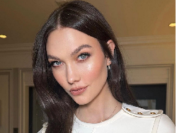 7 Inspirasi Warna Rambut 2023, Rose Gold hingga Warna Terong