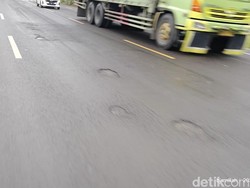 Duh! Baru Diperbaiki, Jalan di Sumberejo Bojonegoro Rusak Lagi