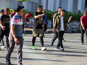 Jokowi Bakal Beri SatyaLancana ke Bobby dan Gibran