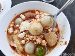 Santap Bakso Aci Sambil Menikmati Sejuknya Udara Dago di Kafe DPakar