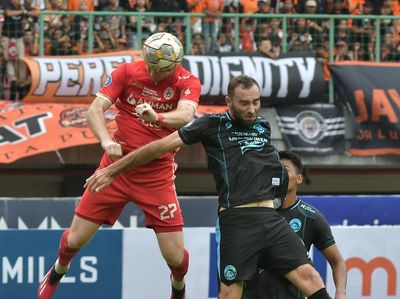 Macan Kemayoran Terkam Singo Edan 2-0