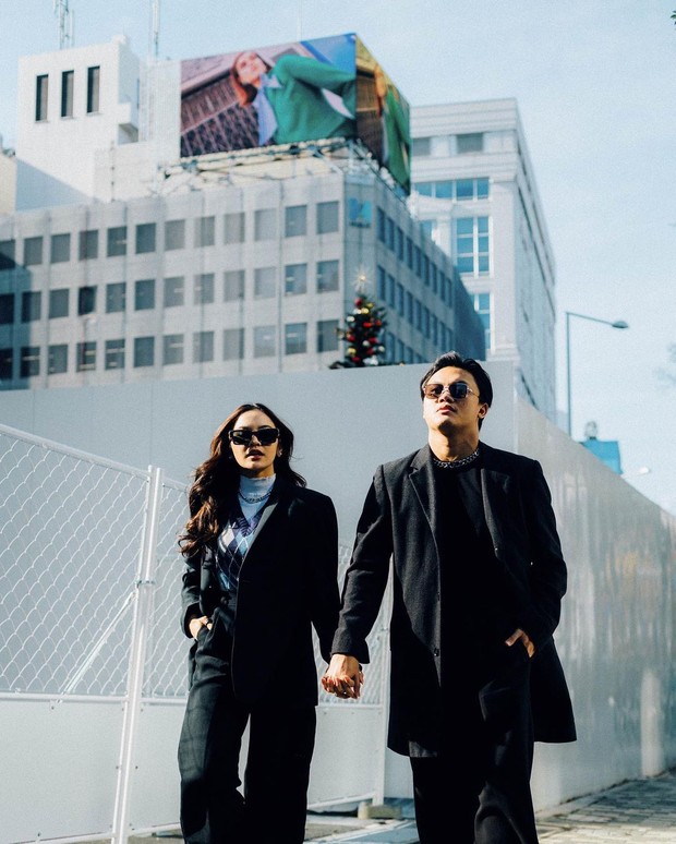 7 gaya pasangan seleb Indonesia untuk ide outfit kencan Valentine's Day