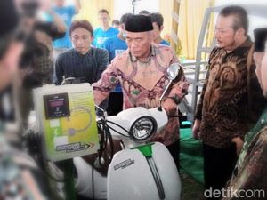 Menko PMK Muhadjir Kepincut Motor Listrik Rakitan SMK di Purworejo