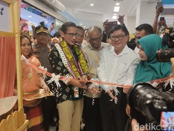 Sandiaga Resmikan Pusat Oleh-oleh di Makassar, Optimis UMKM Atasi Inflasi