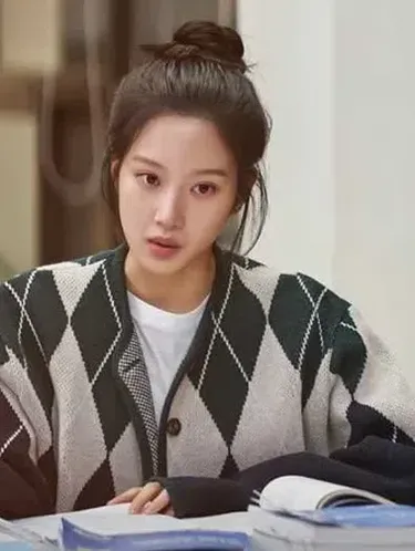 Moon Ga Young di Link: Eat, Love, Kill (2022)