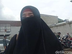 Baru Nikah Langsung LDR, Peggy Melati Sukma Semua Dilakukan Seizin Suami Baru Nikah Langsung LDR, Peggy Melati Sukma Semua Dilakukan Seizin Suami