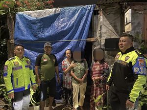 Polisi Temukan Anak Perempuan Lemah Mental Tersesat di Jalan Tol Surabaya Polisi Temukan Anak Perempuan Lemah Mental Tersesat di Jalan Tol Surabaya