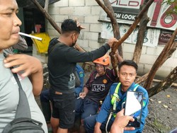 9 Jam di Atas Tower Setinggi 42 Meter, Pria Paruh Baya Sidoarjo Akhirnya Turun