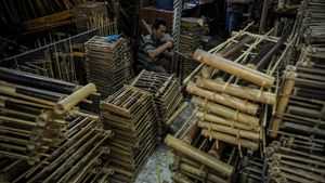 Melihat Produksi Saung Angklung Udjo