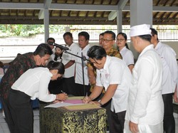 1.676 Anggota Pantarlih Dilantik Jelang Pemilu 2024 di Karangasem