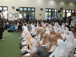 Menantu Ulama Mbah Moen Doakan Ganjar Jadi Pemimpin Masa Depan