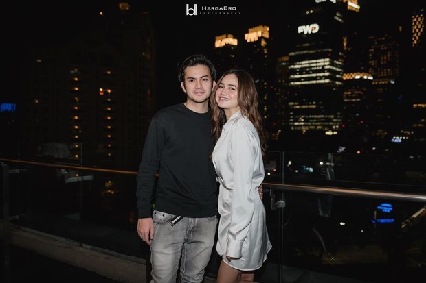 7 gaya pasangan seleb Indonesia untuk ide outfit kencan Valentine's Day