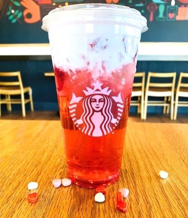 Starbucks Lovestruck Refresher/Foto: Instagram.com/thejoyfulrbf Secret recipe Starbucks spesial hari Valentine